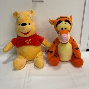 DISNEY WINNI THE POOH AND TIGER PLUSH DUO-YELLOW AND ORANGE!!.